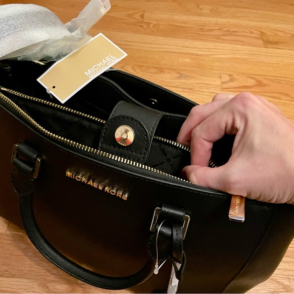 NWT Michael Kors Large black Leather Jet setting Top Handle handbag. OP:$348 - Picture 12 of 16